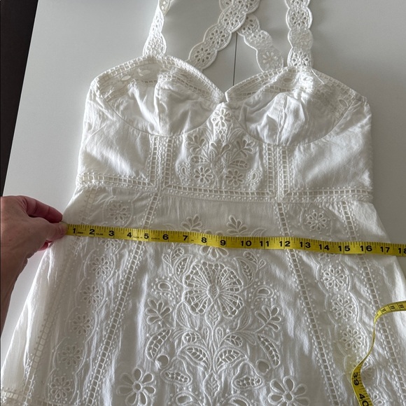 Farm Rio: Size M. White Richelieu Sleeveless Midi Dress (Ret:$400) - Picture 10 of 11